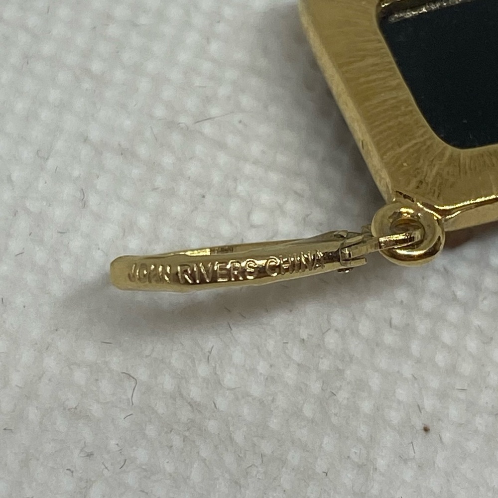 Joan Rivers Earrings - Picture 6 of 7